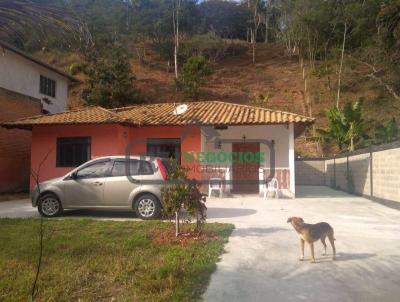 Granja para Venda, em Juiz de Fora, bairro Valadares, 3 dormitórios, 2 banheiros, 2 vagas